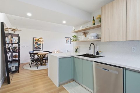 Купить кондоминиум в Майами-Бич, Флорида 2 спальни, 71.35м2, № 1970935 - фото 11