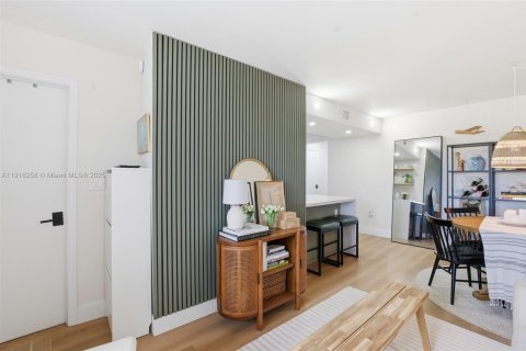 Купить кондоминиум в Майами-Бич, Флорида 2 спальни, 71.35м2, № 1970935 - фото 7