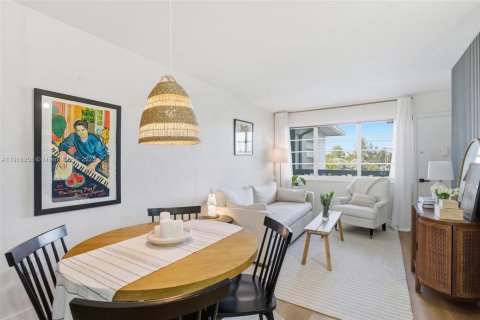 Купить кондоминиум в Майами-Бич, Флорида 2 спальни, 71.35м2, № 1970935 - фото 8