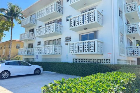 Купить кондоминиум в Майами-Бич, Флорида 2 спальни, 71.35м2, № 1970935 - фото 28