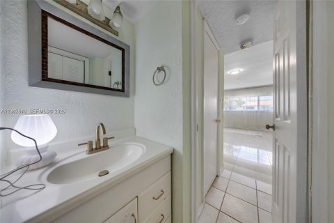 Villa ou maison à vendre à Pompano Beach, Floride: 3 chambres, 184.04 m2 № 1999350 - photo 30