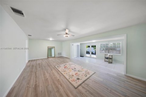 Villa ou maison à vendre à Pompano Beach, Floride: 3 chambres, 184.04 m2 № 1999350 - photo 28