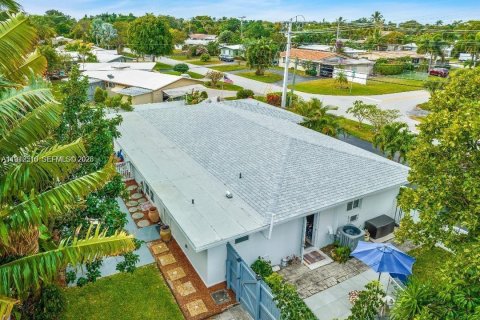 Villa ou maison à vendre à Pompano Beach, Floride: 3 chambres, 184.04 m2 № 1999350 - photo 7