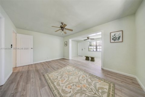 Villa ou maison à vendre à Pompano Beach, Floride: 3 chambres, 184.04 m2 № 1999350 - photo 16