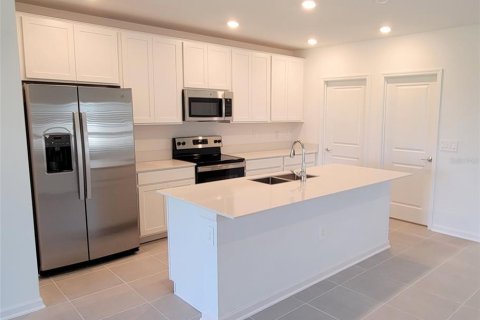 House in Davenport, Florida 5 bedrooms, 220.18 sq.m. № 1916168 - photo 10