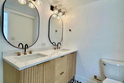 House in Hallandale Beach, Florida 3 bedrooms, 102.19 sq.m. № 1989674 - photo 20