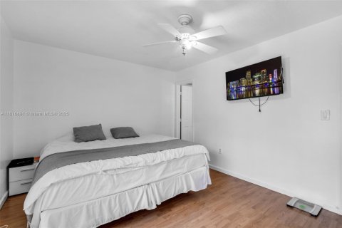 Touwnhouse à vendre à Hollywood, Floride: 3 chambres, 126.35 m2 № 1895970 - photo 24