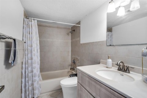 Touwnhouse à vendre à Hollywood, Floride: 3 chambres, 126.35 m2 № 1895970 - photo 26