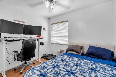 Touwnhouse à vendre à Hollywood, Floride: 3 chambres, 126.35 m2 № 1895970 - photo 18