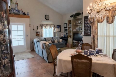 Casa en venta en Hialeah, Florida, 4 dormitorios, 132.39 m2 № 2031810 - foto 5