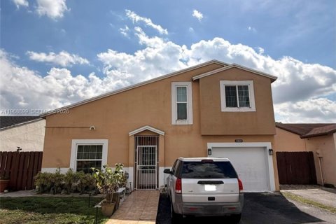Casa en Hialeah, Florida 4 dormitorios, 132.39 m2 № 2031810