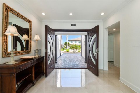 House in Belleair Beach, Florida 5 bedrooms, 352.38 sq.m. № 1675237 - photo 23