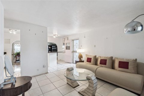 Casa en venta en Orlando, Florida, 3 dormitorios, 123.47 m2 № 2231183 - foto 4