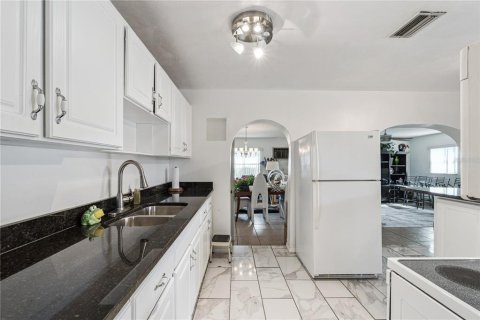 Casa en venta en Orlando, Florida, 3 dormitorios, 123.47 m2 № 2231183 - foto 9