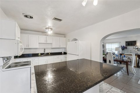 Casa en venta en Orlando, Florida, 3 dormitorios, 123.47 m2 № 2231183 - foto 8