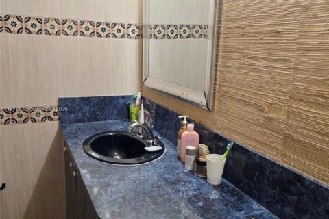 Снять в аренду кондоминиум в Майами, Флорида 2 спальни, 122.35м2, № 2046005 - фото 5