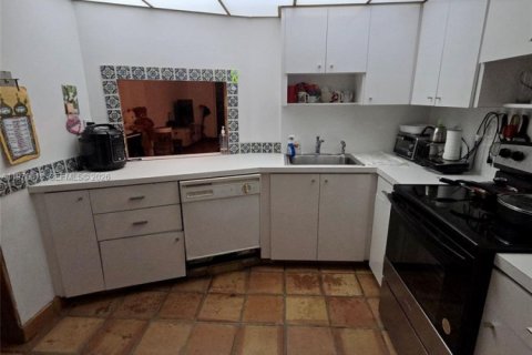 Снять в аренду кондоминиум в Майами, Флорида 2 спальни, 122.35м2, № 2046005 - фото 3