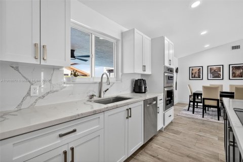 Купить виллу или дом в Майами, Флорида 4 спальни, 196.95м2, № 1972891 - фото 20