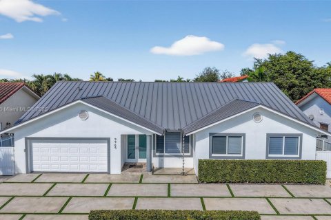 Купить виллу или дом в Майами, Флорида 4 спальни, 196.95м2, № 1972891 - фото 1