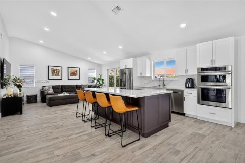 Купить виллу или дом в Майами, Флорида 4 спальни, 196.95м2, № 1972891 - фото 3