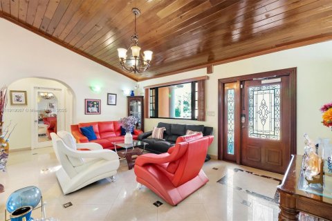Villa ou maison à vendre à Miami, Floride: 4 chambres, 205.87 m2 № 1974796 - photo 5