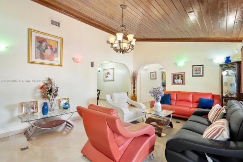 Villa ou maison à vendre à Miami, Floride: 4 chambres, 205.87 m2 № 1974796 - photo 4