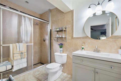 Villa ou maison à vendre à Miami, Floride: 4 chambres, 205.87 m2 № 1974796 - photo 21