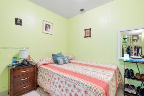 Villa ou maison à vendre à Miami, Floride: 4 chambres, 205.87 m2 № 1974796 - photo 27