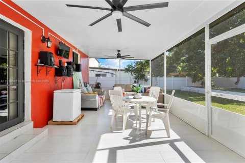 Villa ou maison à vendre à Miami, Floride: 4 chambres, 205.87 m2 № 1974796 - photo 30