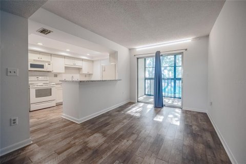 Condo in Lakeland, Florida, 2 bedrooms  № 1879951 - photo 6
