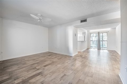 Condo in Lakeland, Florida, 2 bedrooms  № 1879951 - photo 4