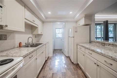 Condo in Lakeland, Florida, 2 bedrooms  № 1879951 - photo 11