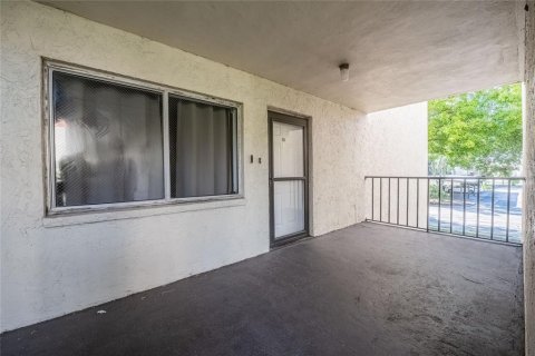 Condo in Lakeland, Florida, 2 bedrooms  № 1879951 - photo 1
