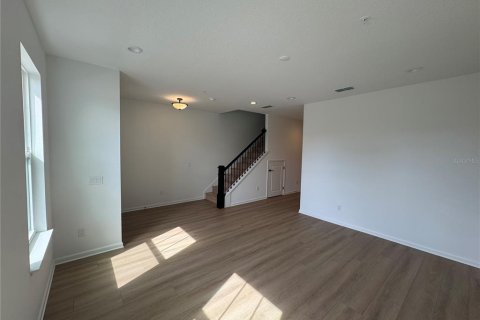 Casa en alquiler en Apopka, Florida, 3 dormitorios, 176.24 m2 № 1903435 - foto 3