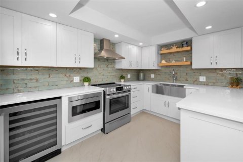 Condominio en venta en Belleair, Florida, 2 dormitorios, 129.6 m2 № 1918298 - foto 6
