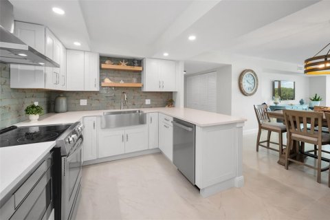 Condominio en venta en Belleair, Florida, 2 dormitorios, 129.6 m2 № 1918298 - foto 9