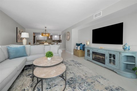 Condominio en venta en Belleair, Florida, 2 dormitorios, 129.6 m2 № 1918298 - foto 20
