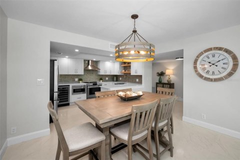 Condominio en venta en Belleair, Florida, 2 dormitorios, 129.6 m2 № 1918298 - foto 10