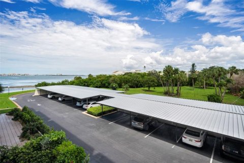 Condominio en venta en Belleair, Florida, 2 dormitorios, 129.6 m2 № 1918298 - foto 18