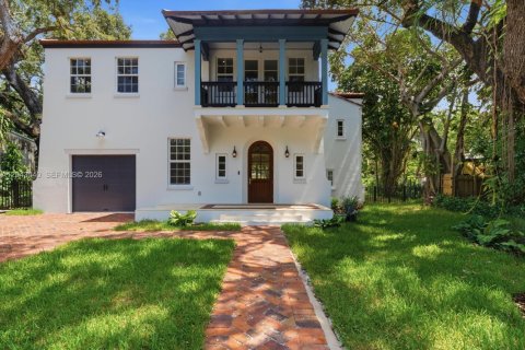 House in South Miami, Florida 5 bedrooms, 368.36 sq.m. № 2189429 - photo 3