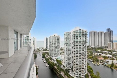 Снять в аренду кондоминиум в Санни-Айлс-Бич, Флорида 4 спальни, 286.51м2, № 2006599 - фото 3