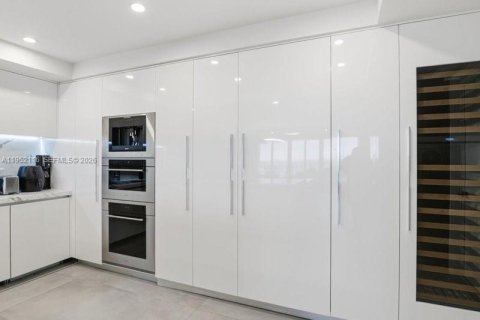 Снять в аренду кондоминиум в Санни-Айлс-Бич, Флорида 4 спальни, 286.51м2, № 2006599 - фото 18