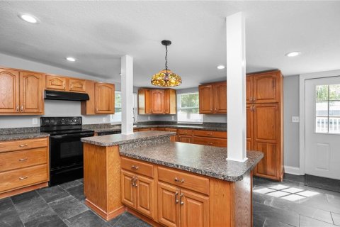 House in Lake Wales, Florida 5 bedrooms, 210.89 sq.m. № 1902836 - photo 15