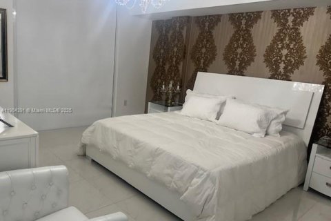 Condominio en alquiler en Bal Harbour, Florida, 1 dormitorio, 83.24 m2 № 1954660 - foto 26