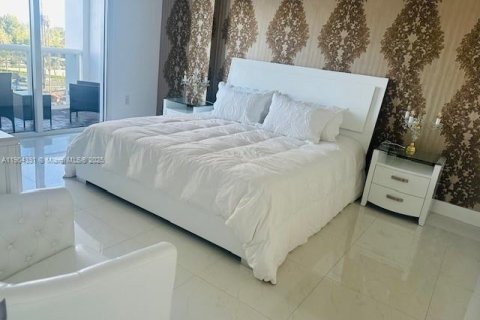 Condominio en alquiler en Bal Harbour, Florida, 1 dormitorio, 83.24 m2 № 1954660 - foto 24