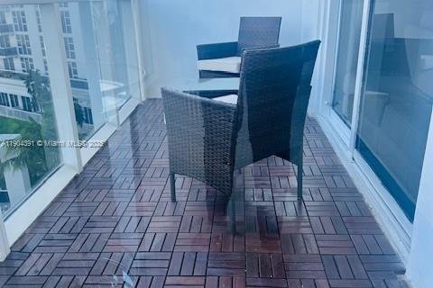 Condominio en alquiler en Bal Harbour, Florida, 1 dormitorio, 83.24 m2 № 1954660 - foto 28