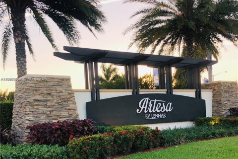 Apartment in Homestead, Florida 1 bedroom, 311.22 sq.m. № 2000988 - photo 2