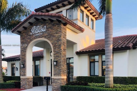 Apartment in Homestead, Florida 1 bedroom, 311.22 sq.m. № 2000988 - photo 3