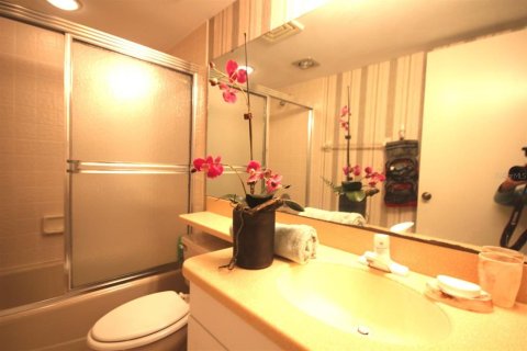 Condo in Sarasota, Florida, 3 bedrooms  № 1866401 - photo 15