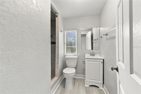 Propiedad comercial en venta en Tampa, Florida, 8 dormitorios, 256.78 m2 № 2416264 - foto 16